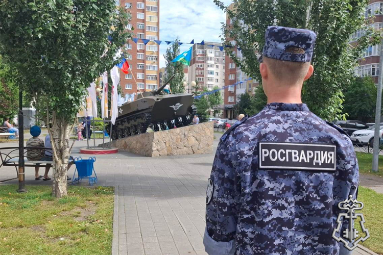 Росгвардия обеспечила безопасность празднования Дня воздушно-десантных войск в Тюменской области