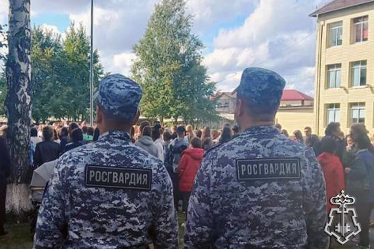 Безопасность торжественных мероприятий Дня знаний обеспечила Росгвардия в Тюменской области