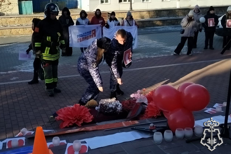Память жертв ДТП почтили росгвардейцы в Тюменской области