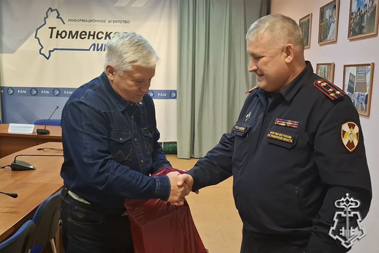 В Тюмени начальник Управления вневедомственной охраны Росгвардии принял участие в пресс-конференции по итогам служебно-боевой деятельности