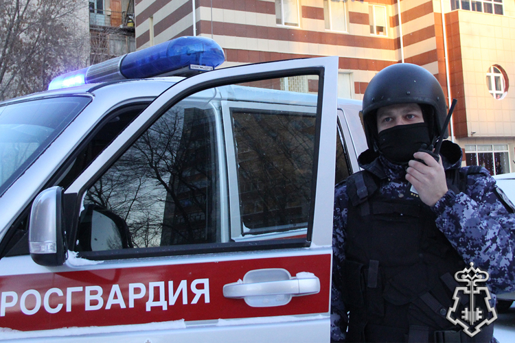Сотрудники вневедомственной охраны Росгвардия в Тюменской области приняли участие в обеспечении безопасности новогоднего мероприятия «Губернаторская ёлка»