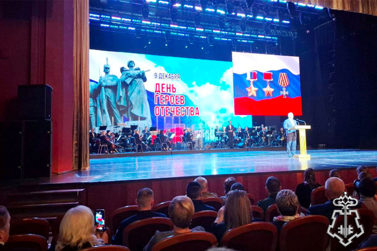 Сотрудники и ветераны вневедомственной охраны Росгвардии в Тюмени почтили память Героев