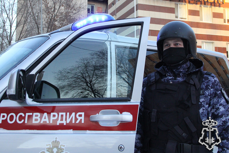 Росгвардейцы задержали подозреваемого в угоне автомобиля в Тюмени