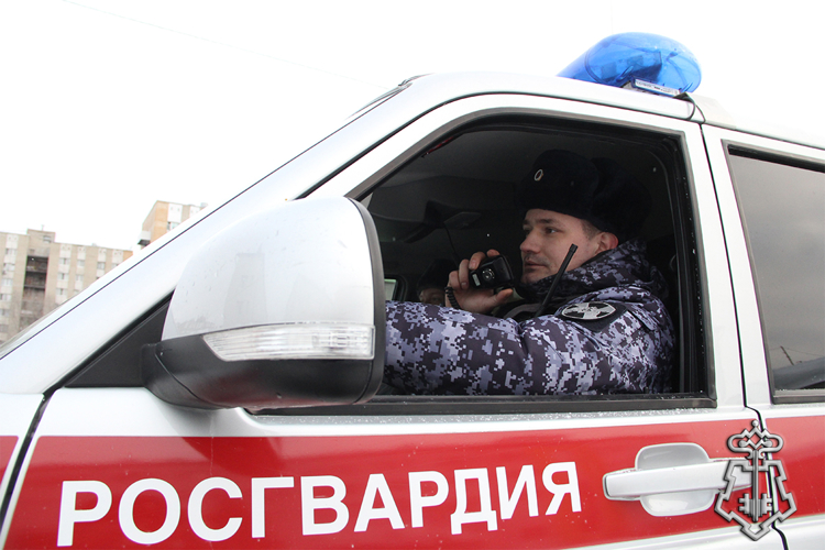 Сотрудники вневедомственной охраны Росгвардии в Тюмени пресекли кражи в одном из гипермаркетов крупной торговой сети 