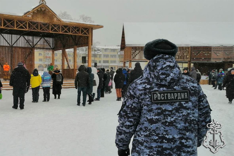 Росгвардия в Тюменской области обеспечила безопасность праздничных мероприятий Масленицы