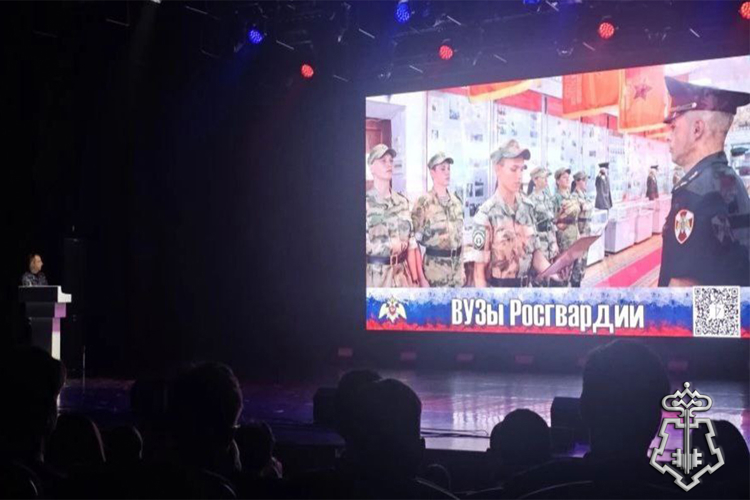 Сотрудники Росгвардии в Тюменской области стали соорганизаторами ярмарки военных профессий «Служить Отчизне – дело чести!»