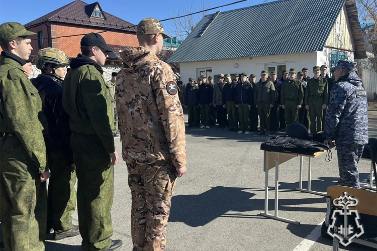 Росгвардейцы в Тюменской области продолжают проводить патриотические мероприятия для школьников