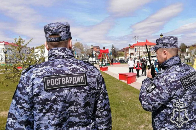 Росгвардия в Тюменской области обеспечила безопасность школьного праздника «Последний звонок»