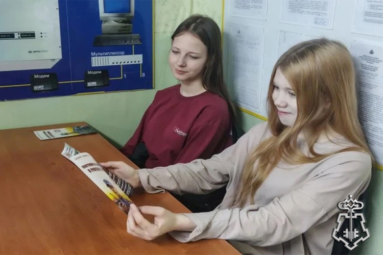Сотрудники вневедомственной охраны в Тюменской области проводят для школьников профориентационные мероприятия