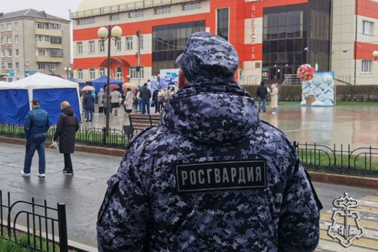 В День весны и труда росгвардейцы обеспечили безопасность праздничных мероприятий в Тюменской области