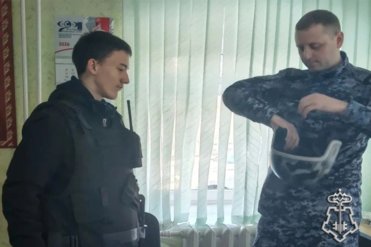 Сотрудники вневедомственной охраны в Тюменской области проводят для школьников профориентационные мероприятия