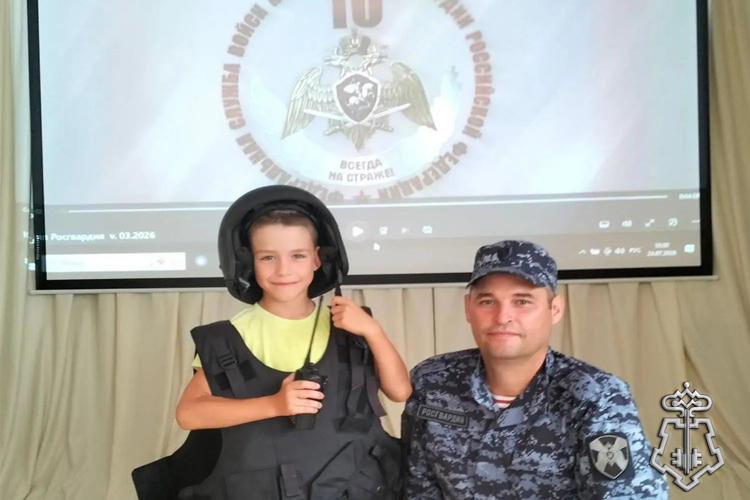 Росгвардейцы в Тюменской области знакомят детей со своей службой и напоминают о мерах безопасности