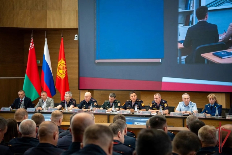 Руководитель управления вневедомственной охраны Росгвардии по Тюменской области принял участие во Всероссийском совещании-семинаре в Нижнем Новгороде