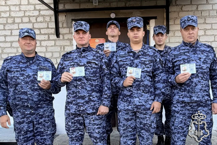 В Тюменской области росгвардейцам вручены знаки отличия ГТО