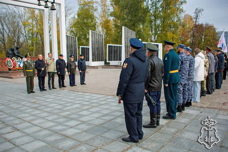 Росгвардейцы в Тюмени стали участниками патриотического автопробега