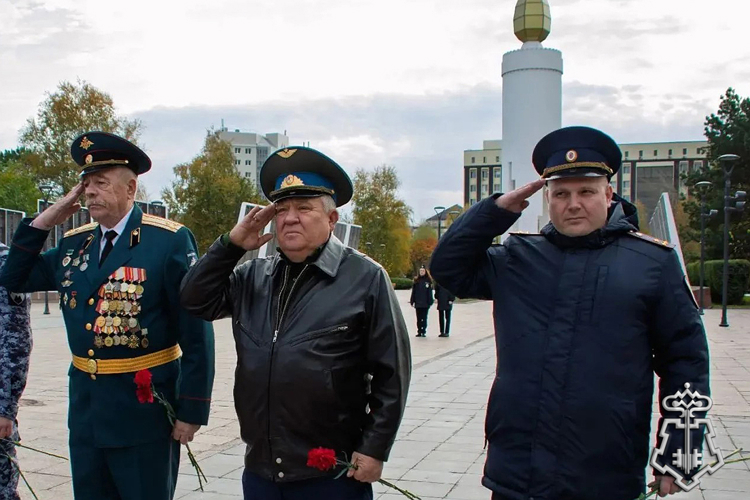 Росгвардейцы в Тюмени стали участниками патриотического автопробега
